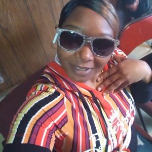 Meet your Posher, Tomeka